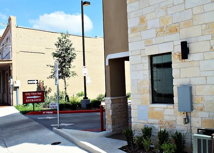 Cityview Inn & Suites Downtown /Rivercenter Area